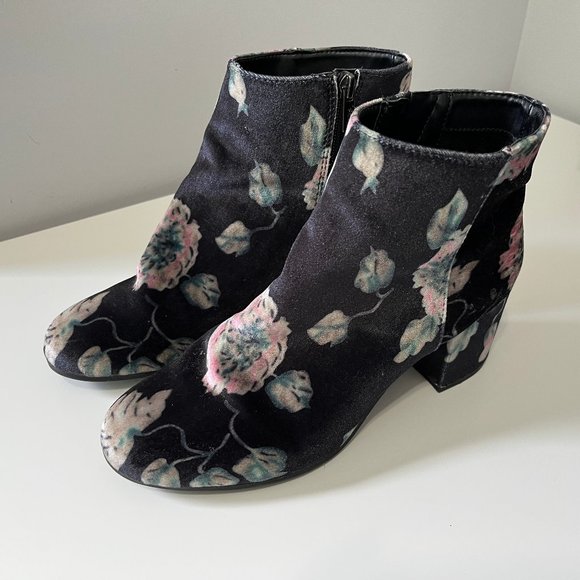 Circus by Sam Edelman Velvet Ankle Boots - Picture 5 of 9
